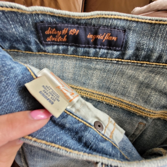 Citizens of Humanity Ingrid Flare Jeans - Picture 8 of 10